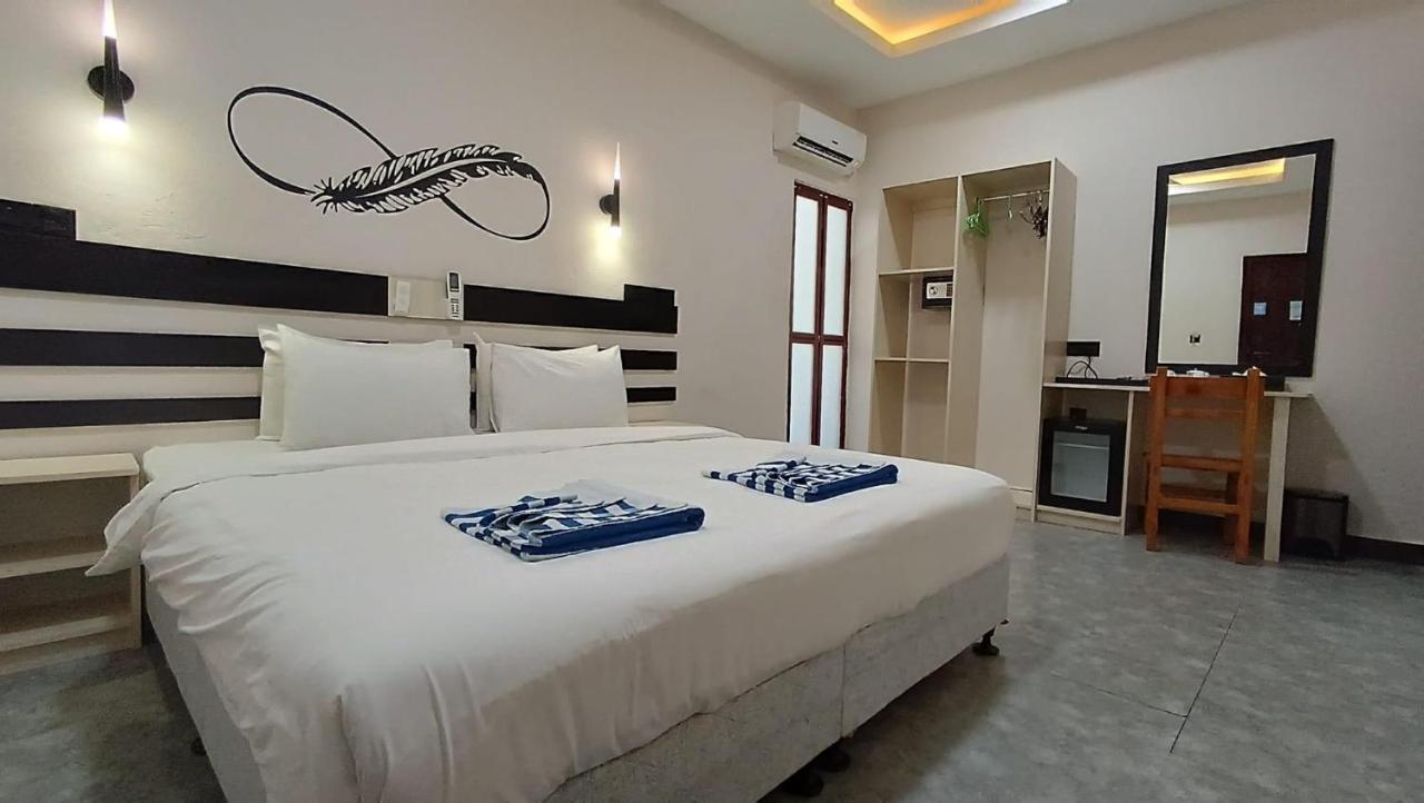 Hotel Infinity Dhiffushi Exterior foto