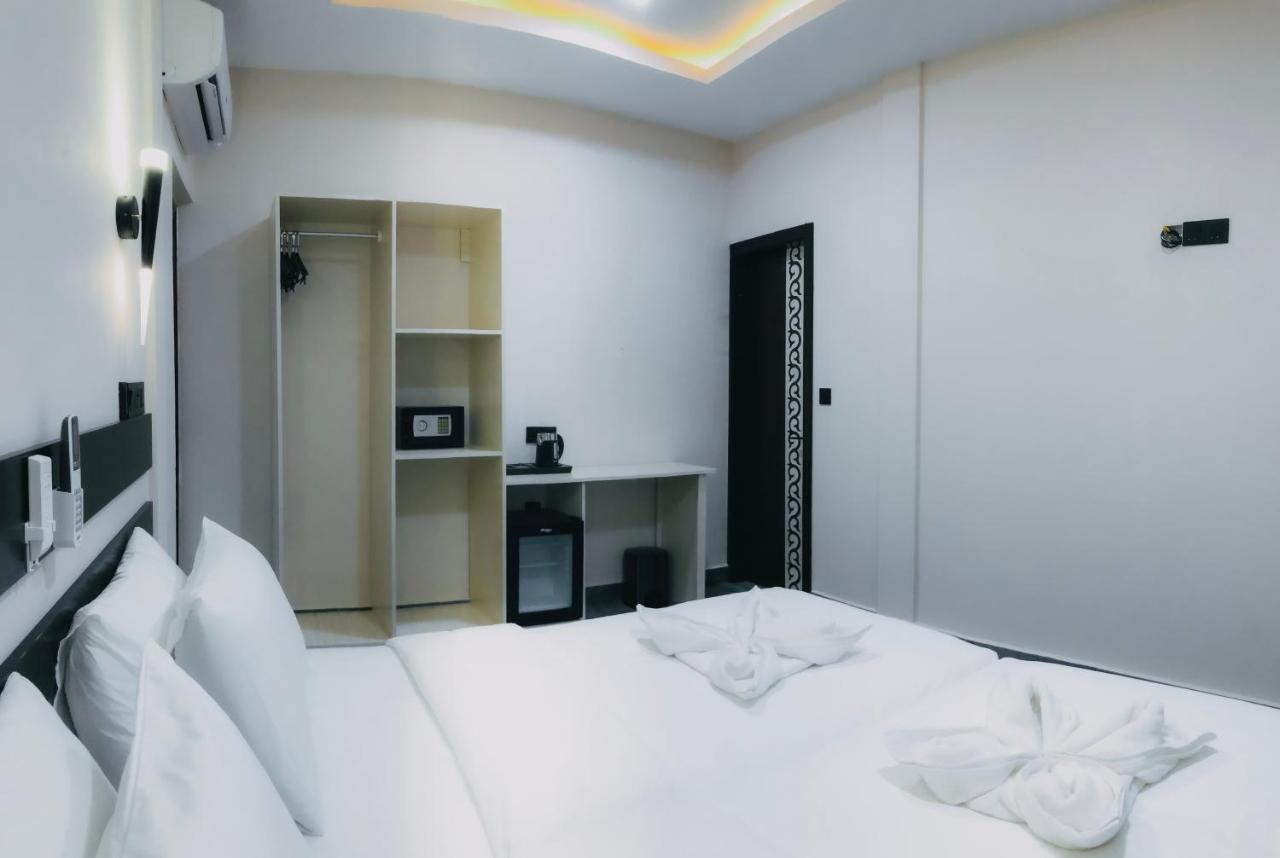 Hotel Infinity Dhiffushi Exterior foto